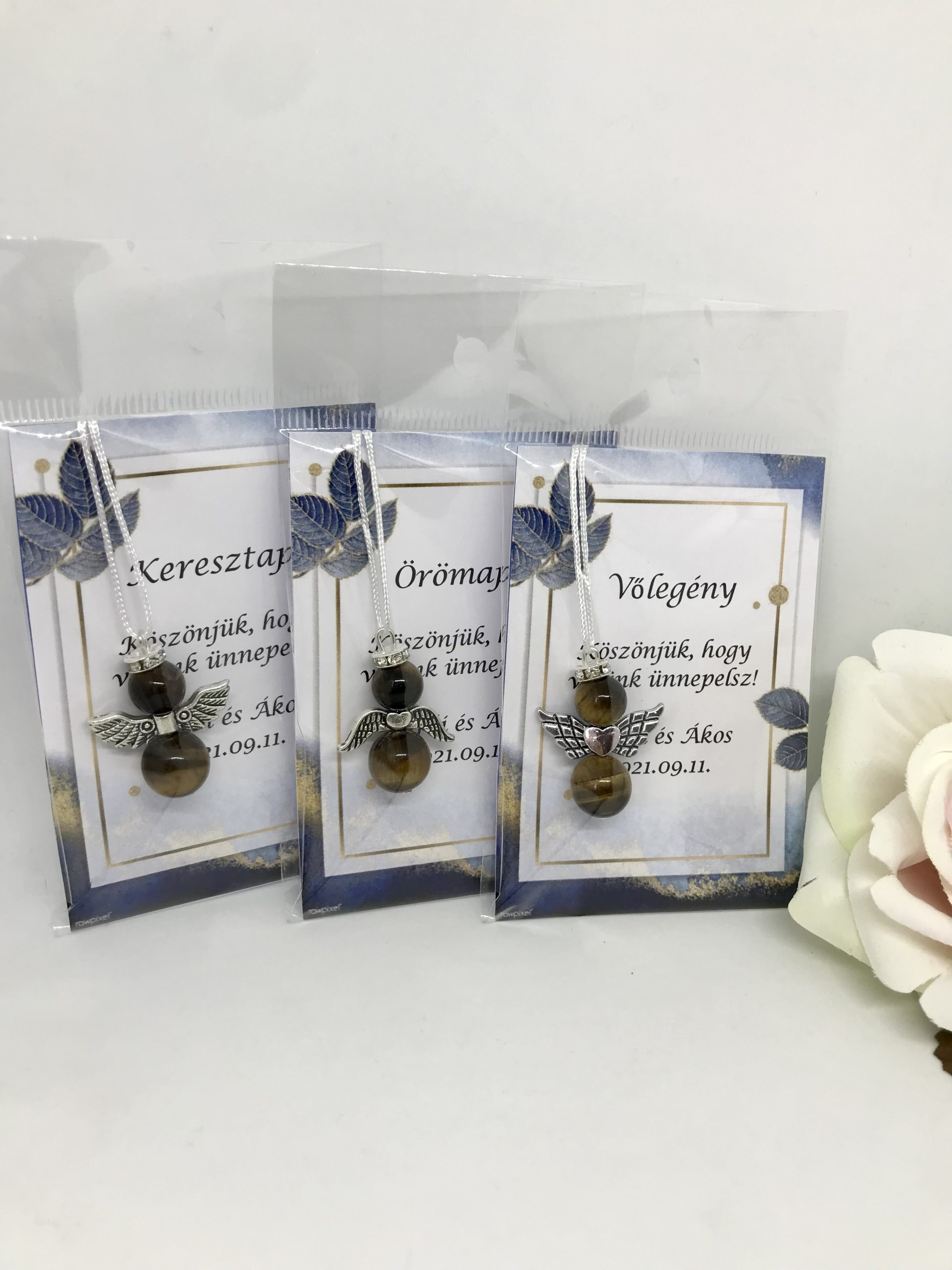 Köszönőajándék angyal barna tigrisszemből, kék kártyával