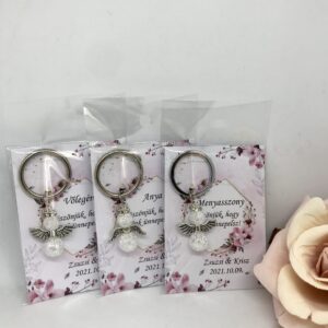 Köszönőajándék hegyikristályból, karikán, cseresznyevirágos kártyával