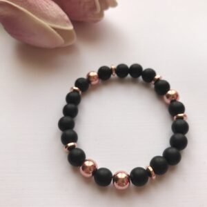 Black-rose gold karkötő