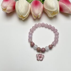 Rózsakvarc, hegyikristály és rodonit karkötő, rózsaszín virággal