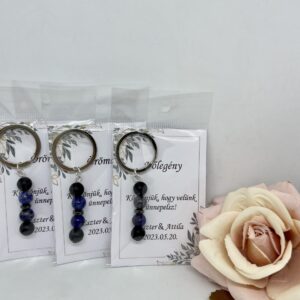 Kulcstartó köszönőajándék férfiaknak, ónix, lapis lazuli gyöngyökkel