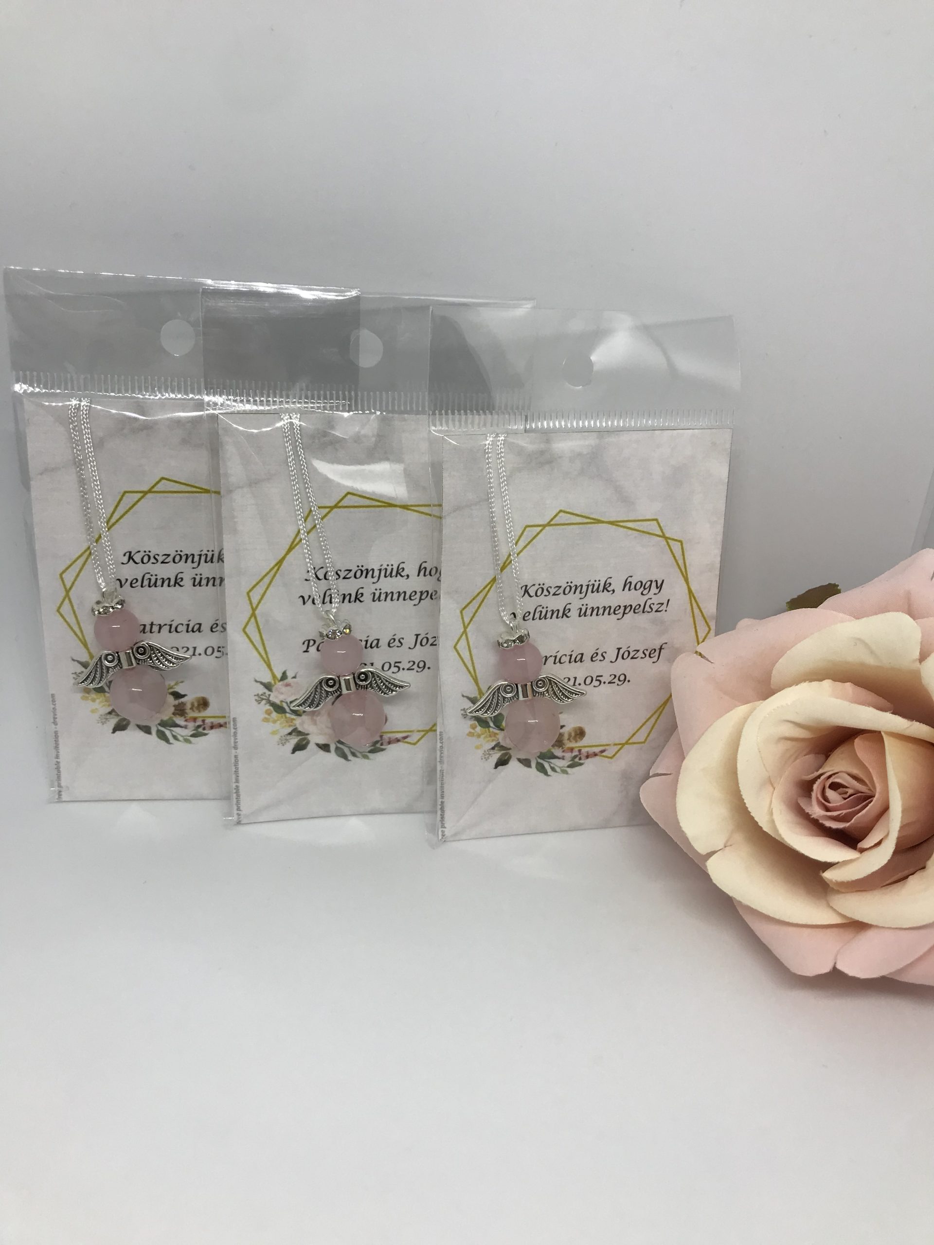 Köszönőajándék ásvány angyal rózsakvarcból