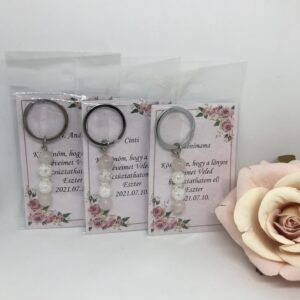 Rose-white kulcstartó lánybúcsúra ásvány gyöngyökkel