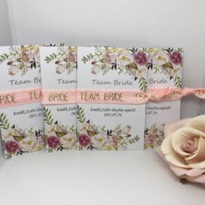 Team Bride feliratos rózsaszín karkötő
