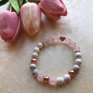 Pink and white karkötő