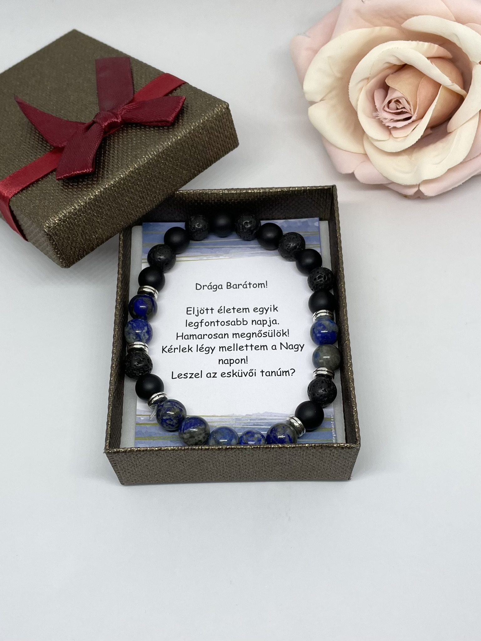 kék fekete férfi tanúfelkérő karkötő, díszdobozban